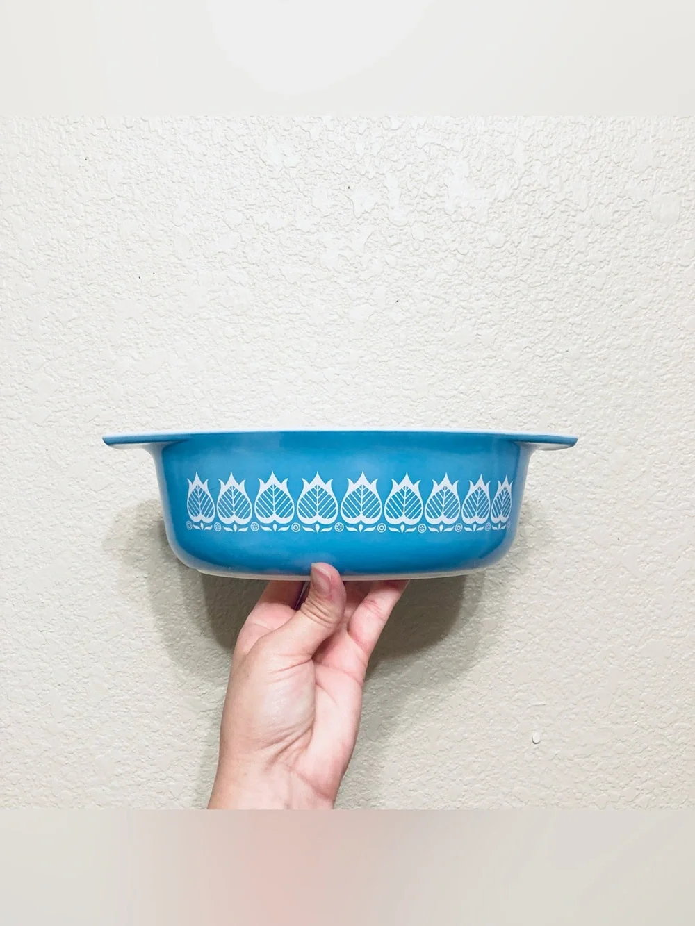 Vintage 1960's Pyrex Blue Tulip 1.5 Quart Oval Casserole Dish, with lid